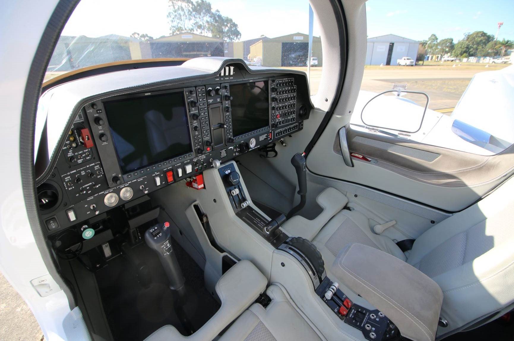 jet di aviazione business Diamond DA62